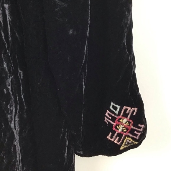 JWLA Velvet Embroidered Silk Blend Tunic Top - Picture 10 of 14